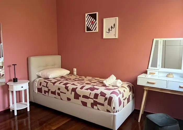 Iroko Villa *