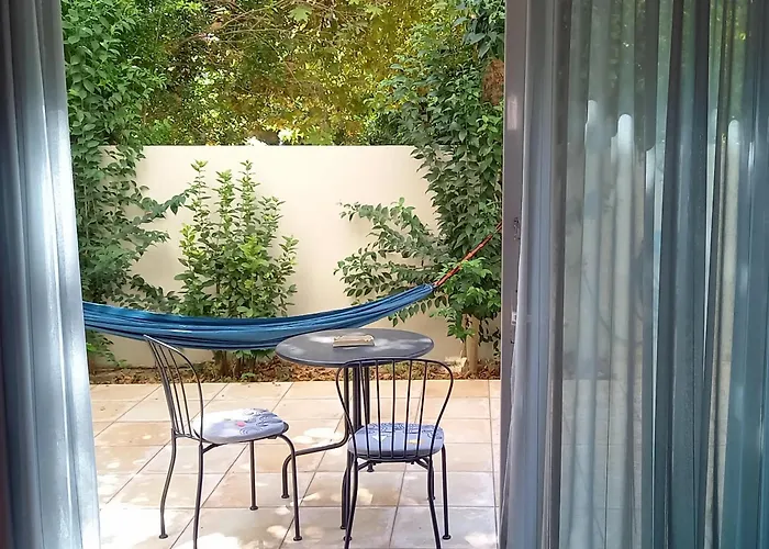 Iroko * Patras